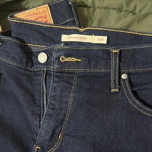 Levi's Women’s Skinny Jeans in Dark Indigo with Yellow Contrast Stitching